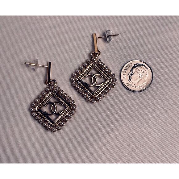 Chanel Pearl Gold Rectangle Posts Dangle Earrings - Picture 5 of 8